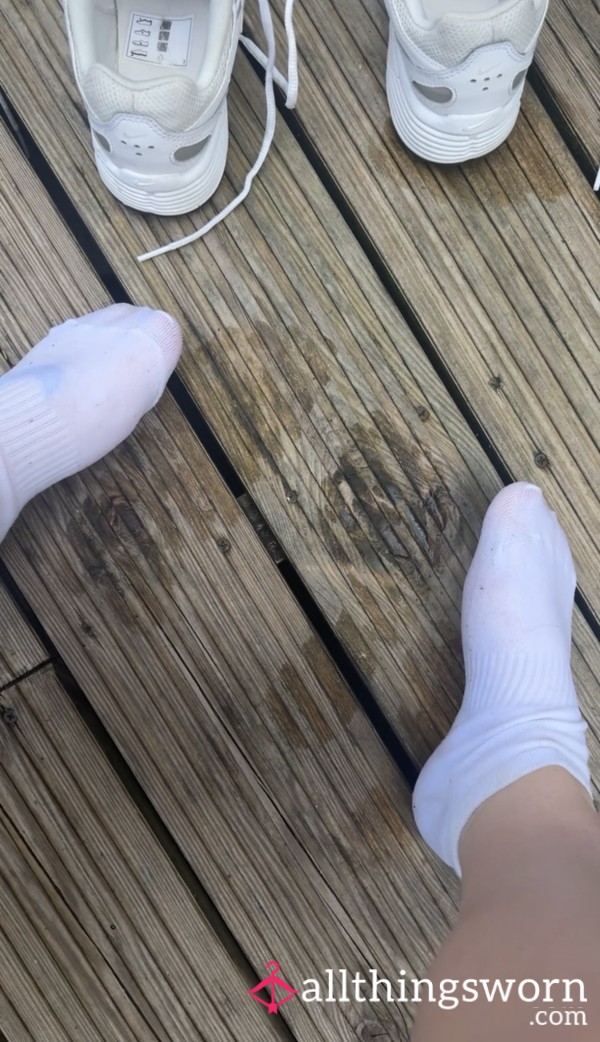 Extra Sweaty Feet 💦