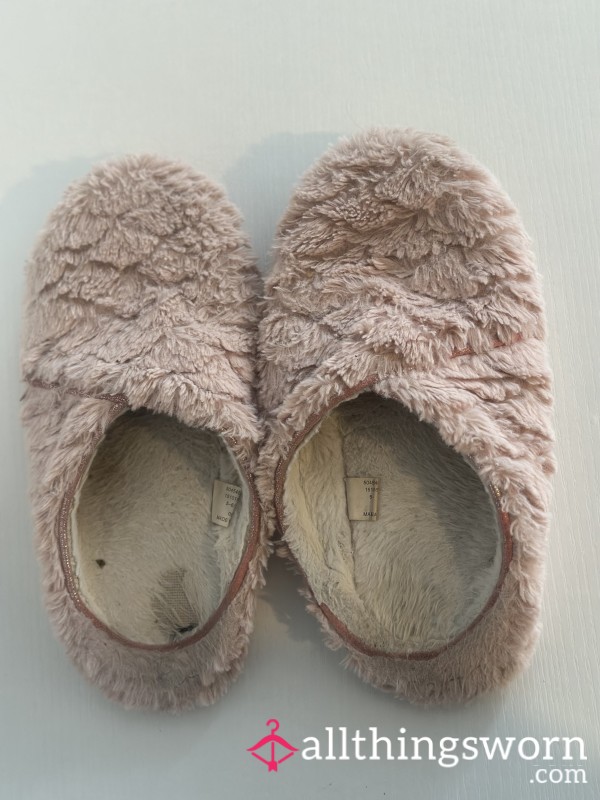EXTREME Wear Pink Slippers Size 5