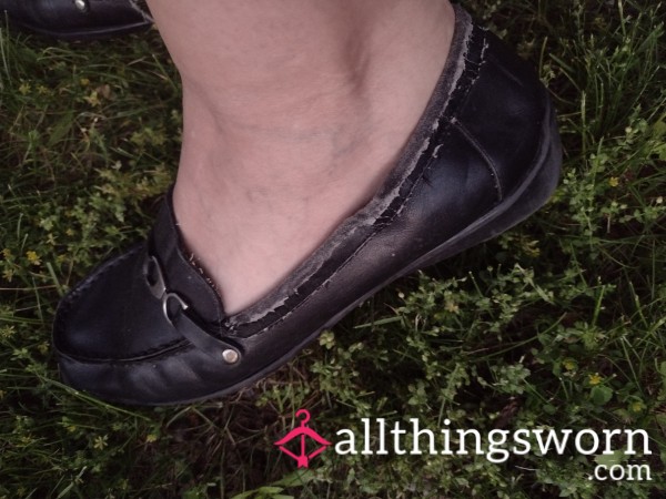 Extremely Destroyed Croft & Barrow Black Loafers – Heavy Barefoot Wear 👣🖤