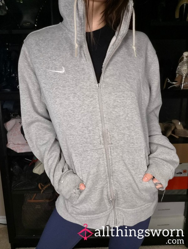 ✔️Extremely Old Grey Nike Sweater Broken Zipup Hoodie Longsleeved Workout Gym Clothes Top Ripped Cuffs Medium - Japanese Cute Asian Girl S**y Fitness Model Curvy Athletic Trainer