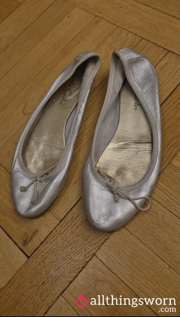 EXTREMELY SMELLY WELL WORN BALLET FLATS WORN FOR YEARS