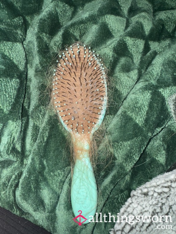 Extremely Used Hair Brush 👩🏼‍🦰