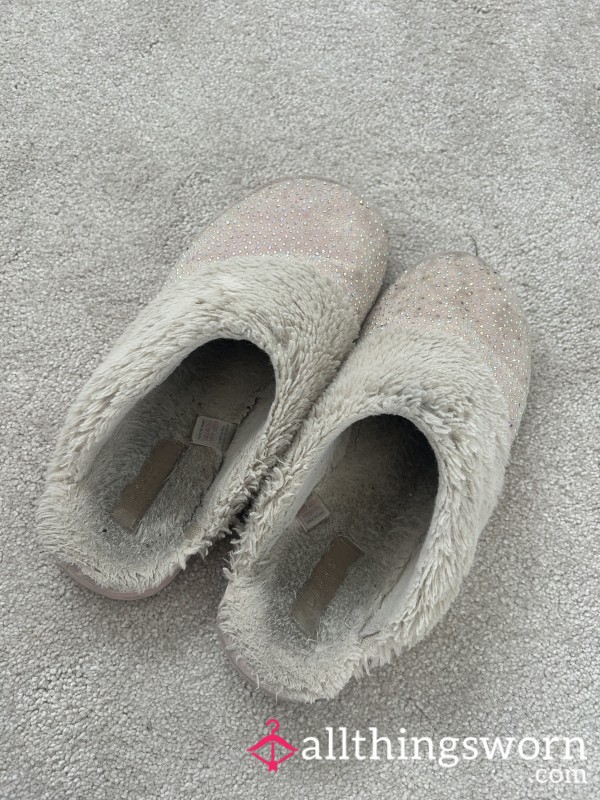 Extremely Well Worn Slippers👀💗