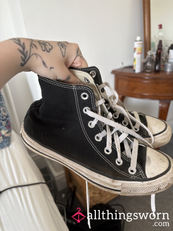 Extremely Worn Converse Hightops 🍒