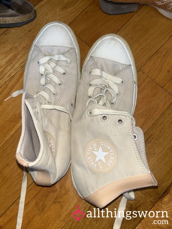 Extremely Worn Converse Size 9