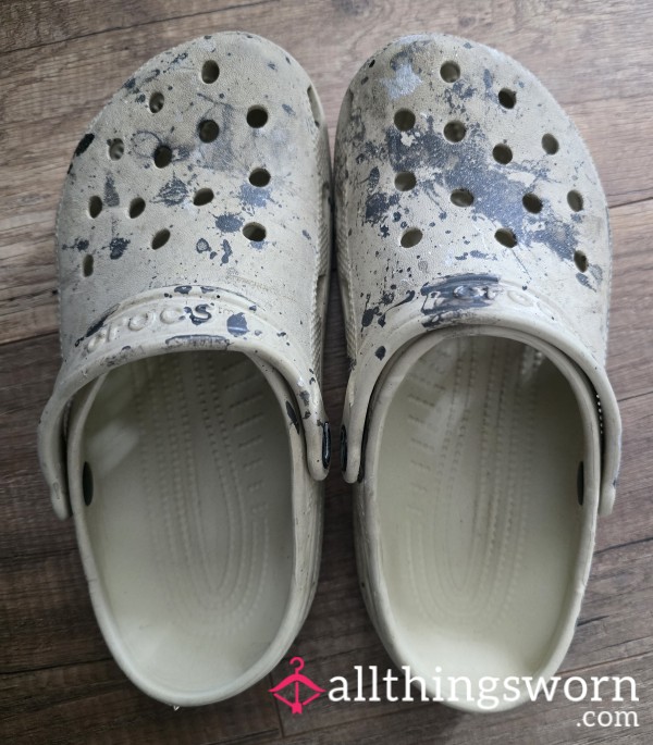 ⭐️Size 5 Extremely Worn Crocs⭐️