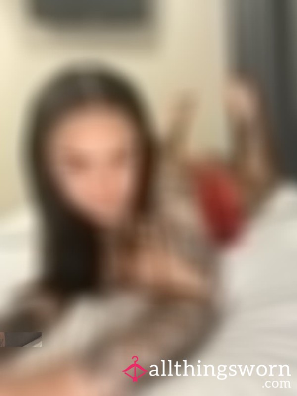 Face, Cleavage And Feet Revealed 👣🍒
