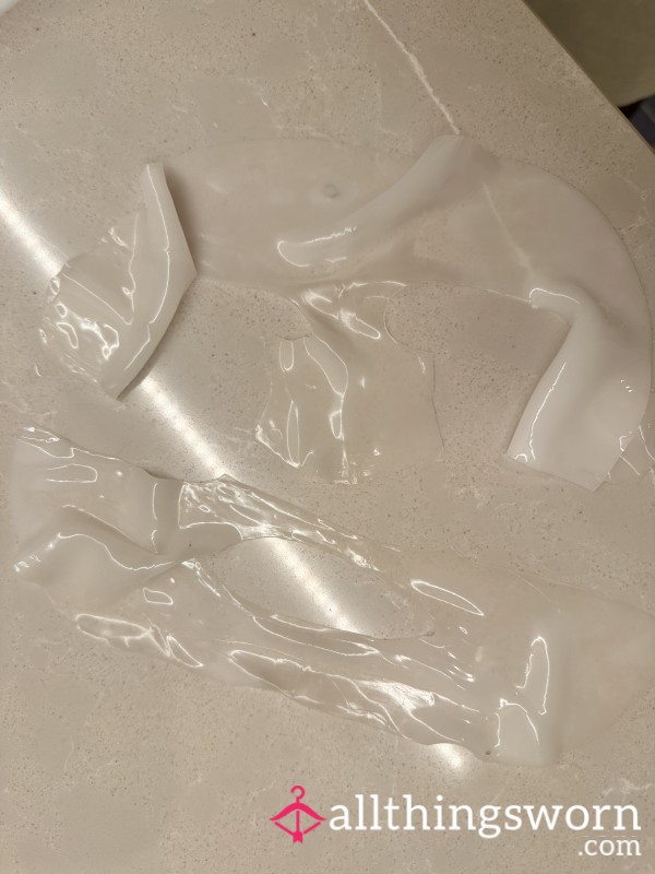 Face Mask Worn By An Office Baddie