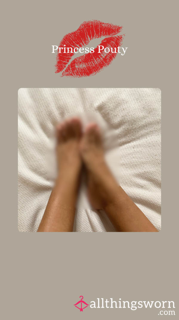 Faceless Feet Photo – Pose 3, Premium Close-Up | Princess Pouty