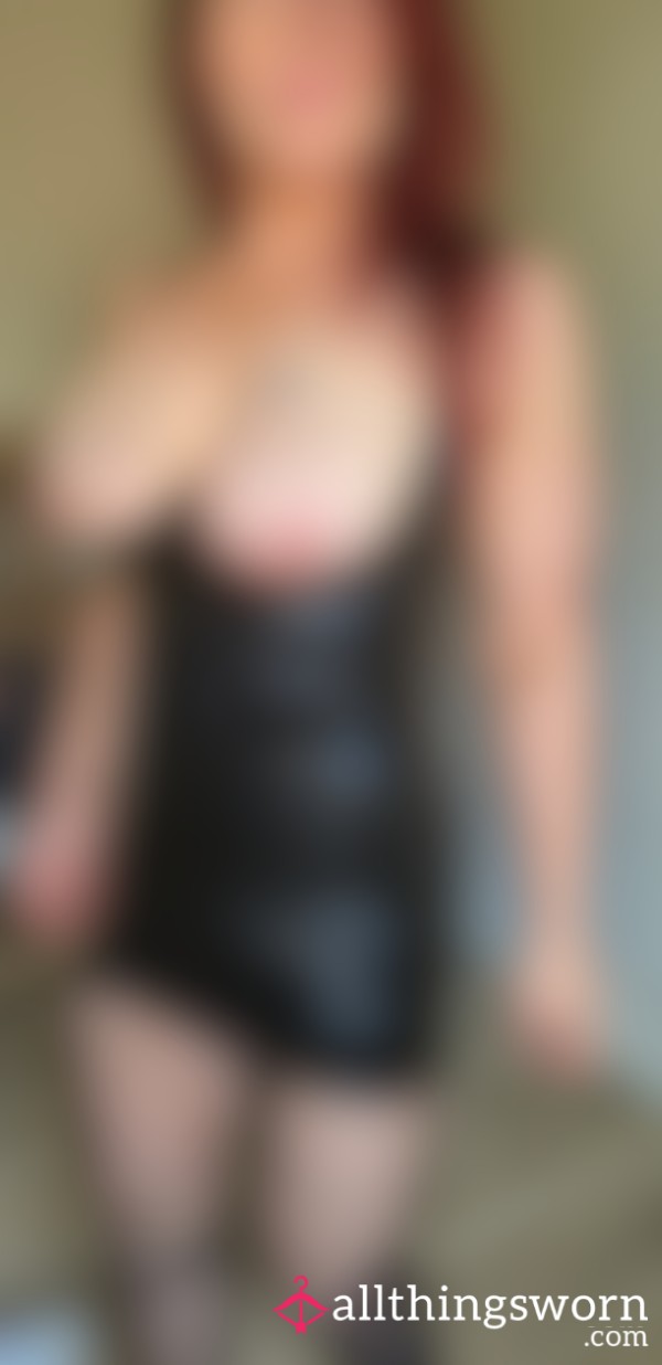 FACELESS Topless Boobies
