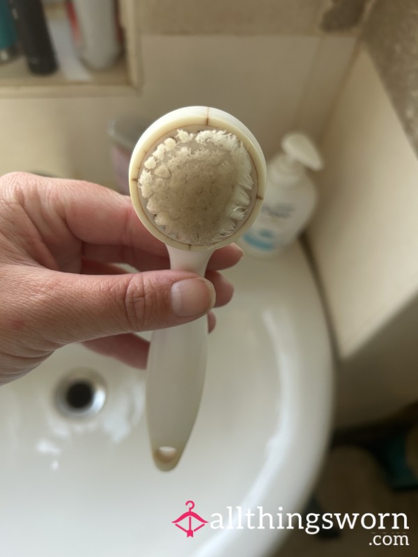 Facial Cleansing Brush