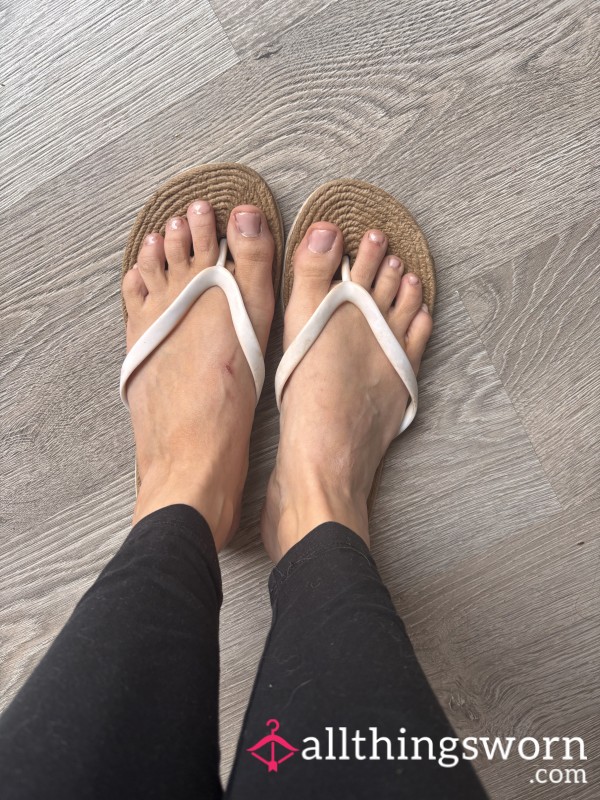 Faithful White Woven-Sole Flip Flops – 5 Summers Of Adventures (2020–2025)