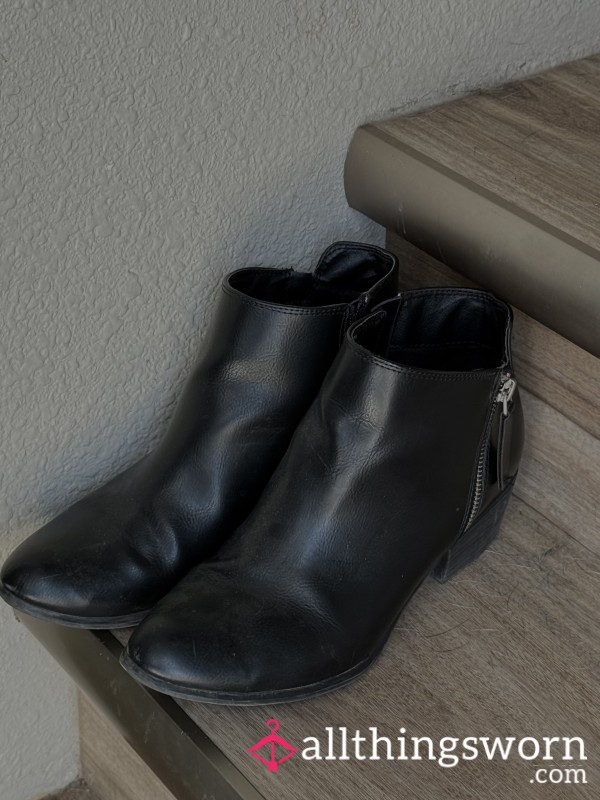 Faux Leather Heeled Ankle Boot🖤