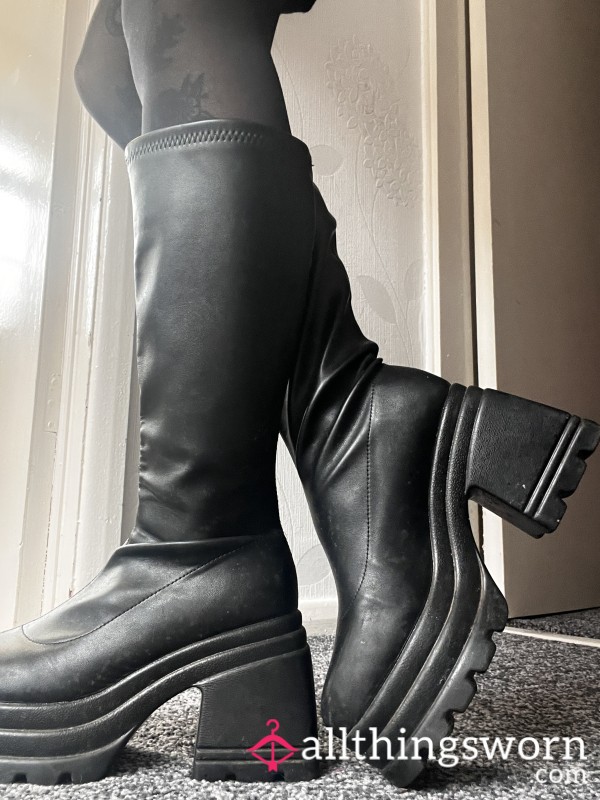 My Fav Platform Boots👸🏻🖤