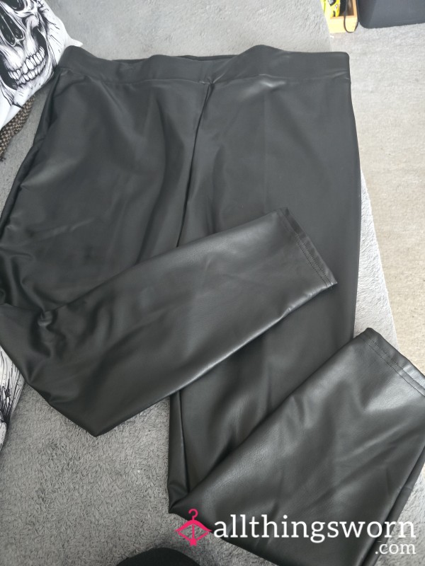 Wet Look Leggings Size 22