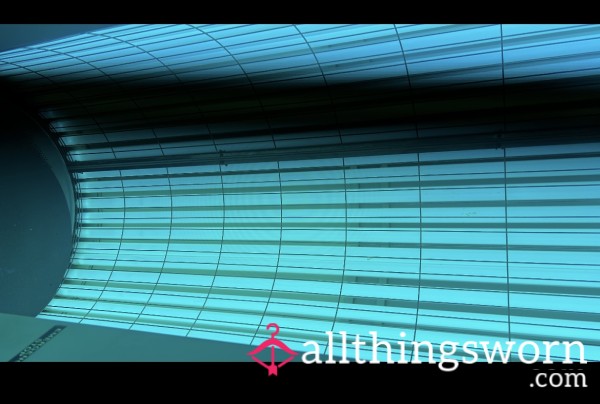 Feel The Heat 🥵🔥🔥🔥🔥 9 Minutes Sunbed Sweat 🥵 Sealed With A Loving Kiss 💋