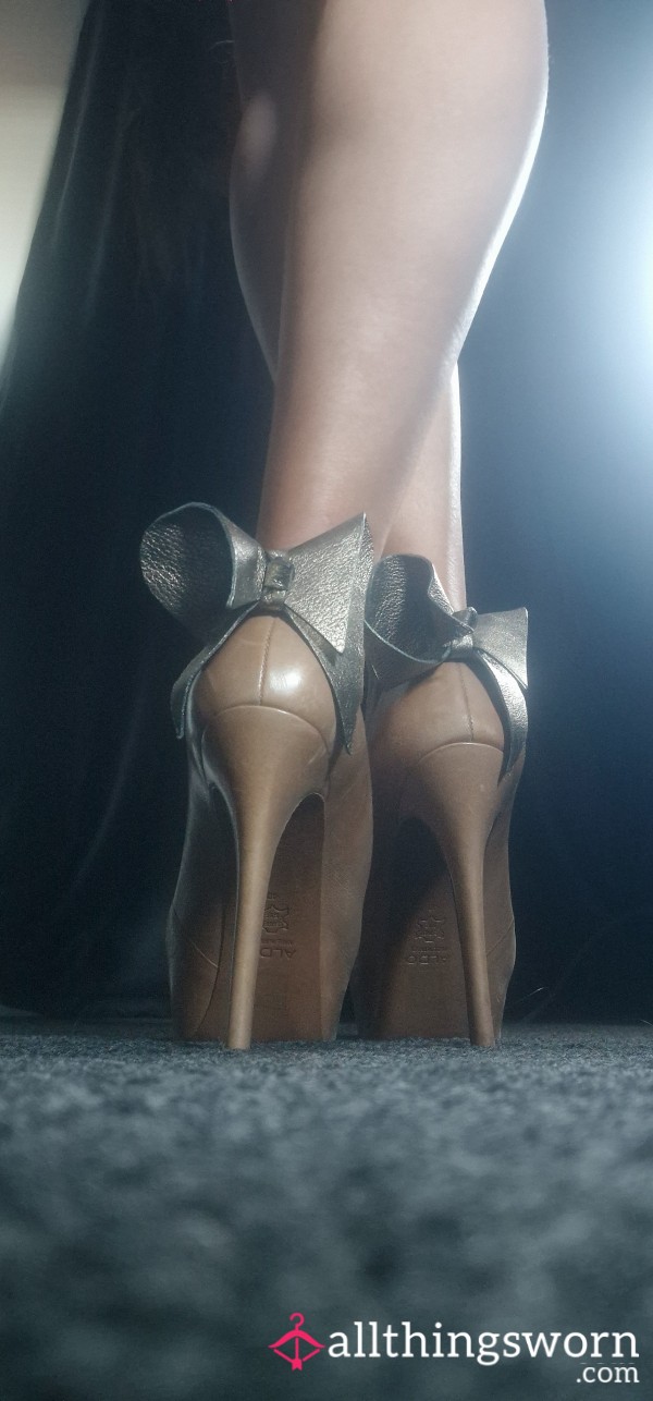 Feeling Cute/s**y In My Old Tan Stilettos