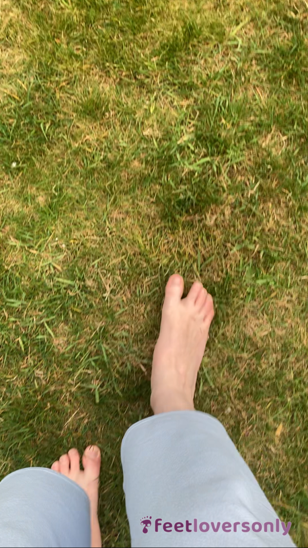 Feeling The Gra** Between My Toes
