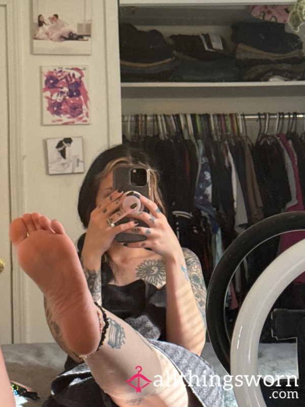 Feet 🦶