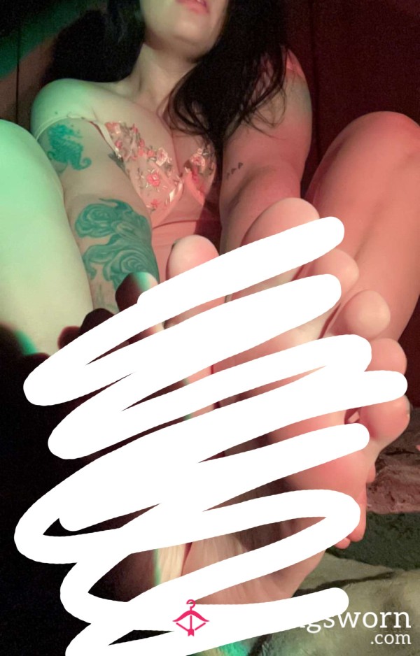 Feet 🖤