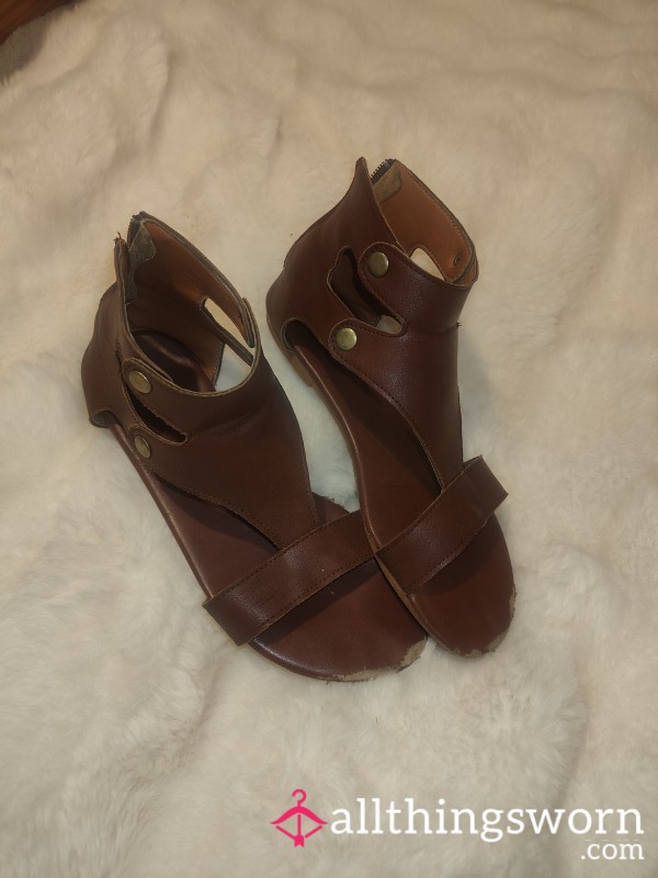 Sandles