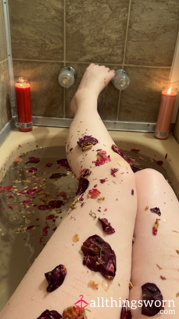 ♡ . . . Feet And Bare Skin .