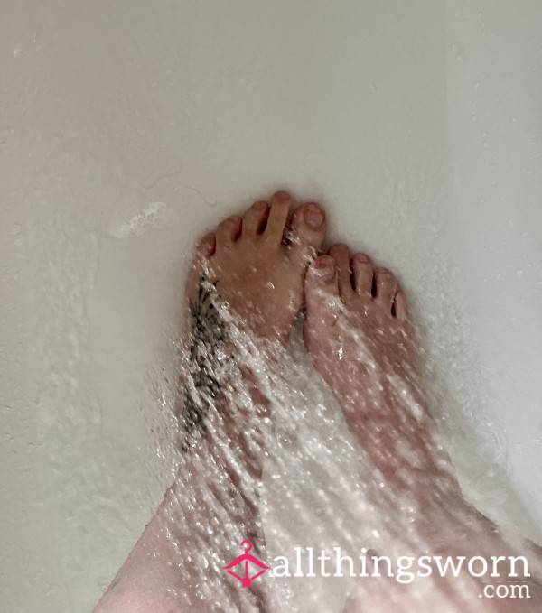 Feet And Food Play 🦶