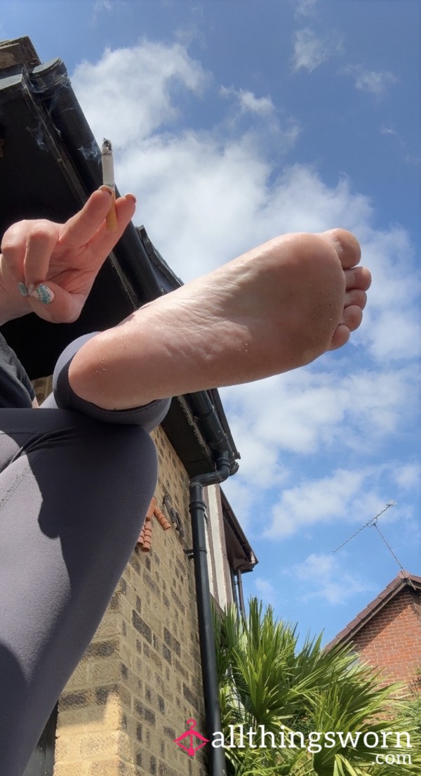 Feet And Smoking Video