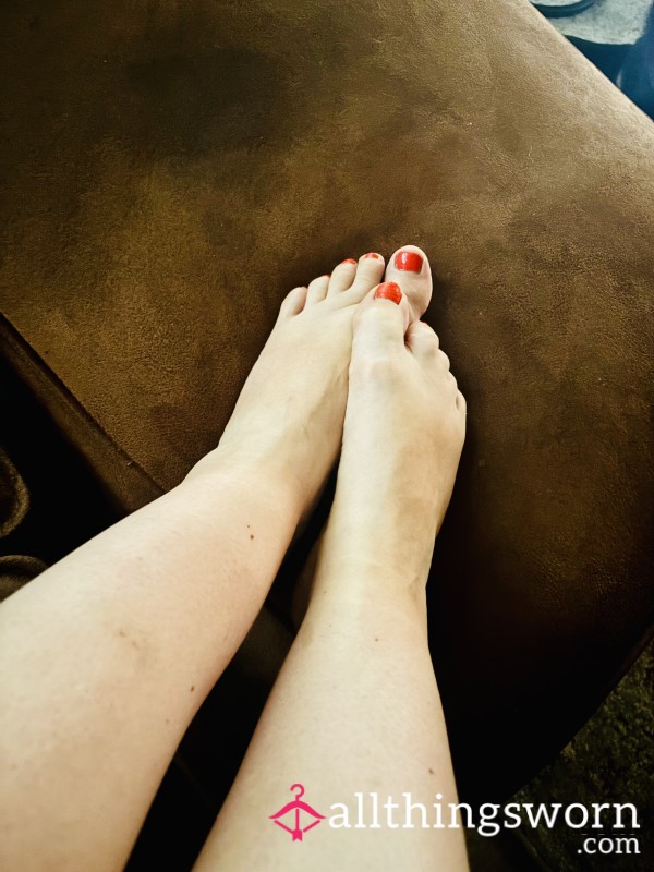 Feet And Thigh Tease