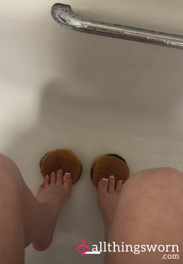 Feet Annihilate Juicy Burgers 👣🍔