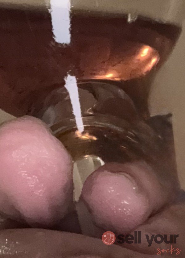 🍷 Feet Balance Wine Gla**