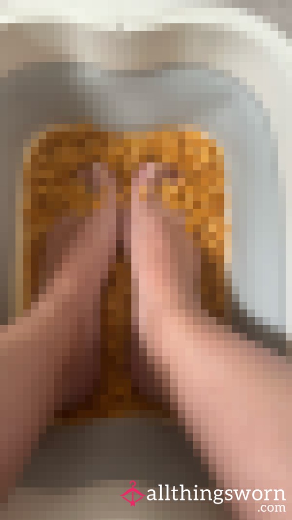 Feet Crushing Cereal - With Sound