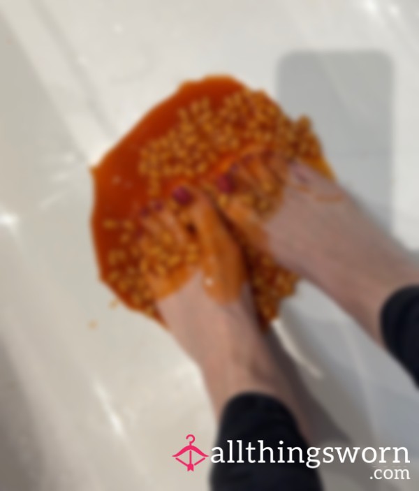 Feet / Food Crushing / Squashing Sample