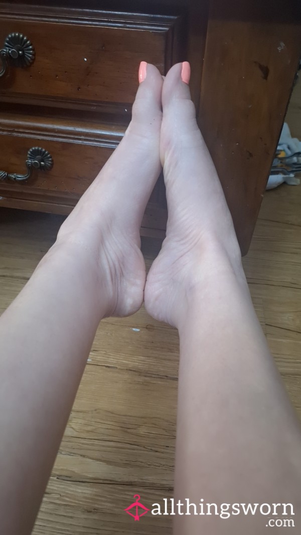 Feet Ignore Calls