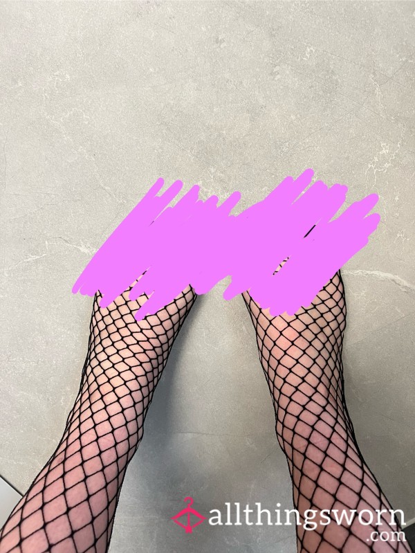 FEET In FISHNET TIGHTS