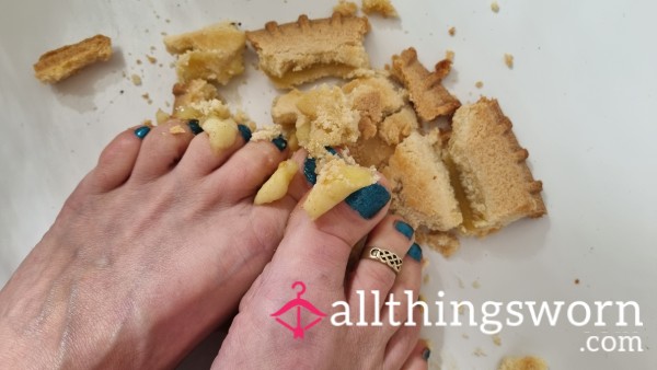 Feet In Pie Pics