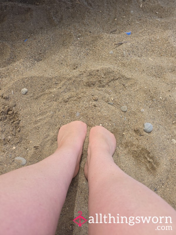 Feet In Sand 👣🐚