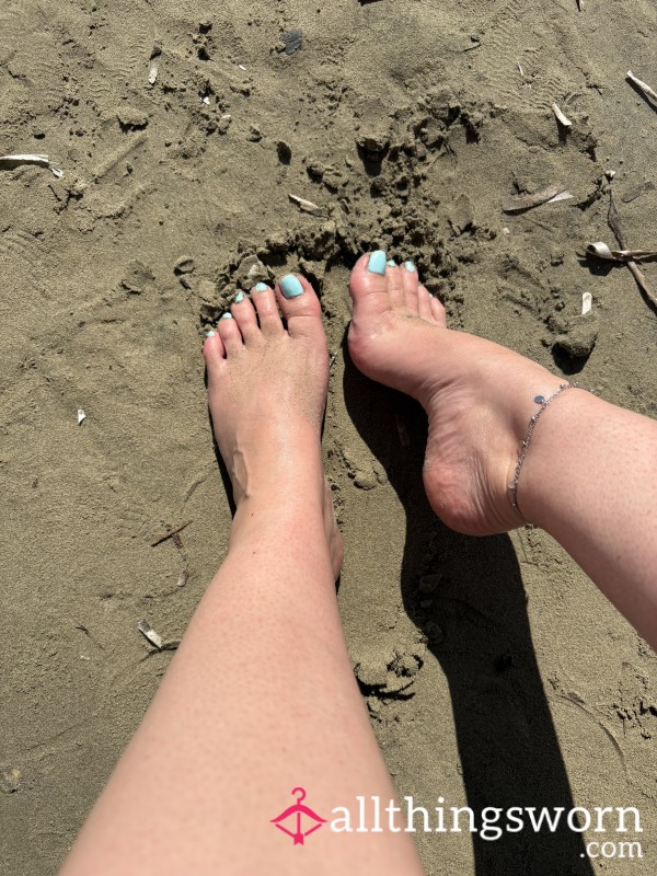 Feet Fun At The Beach 🏝️