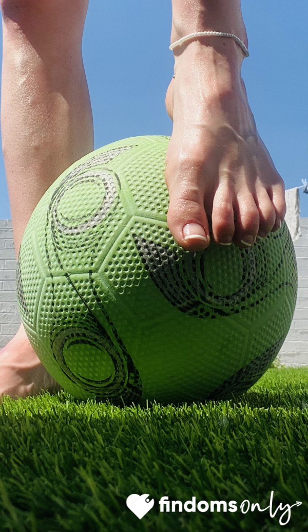 Feet In The Sun 😙