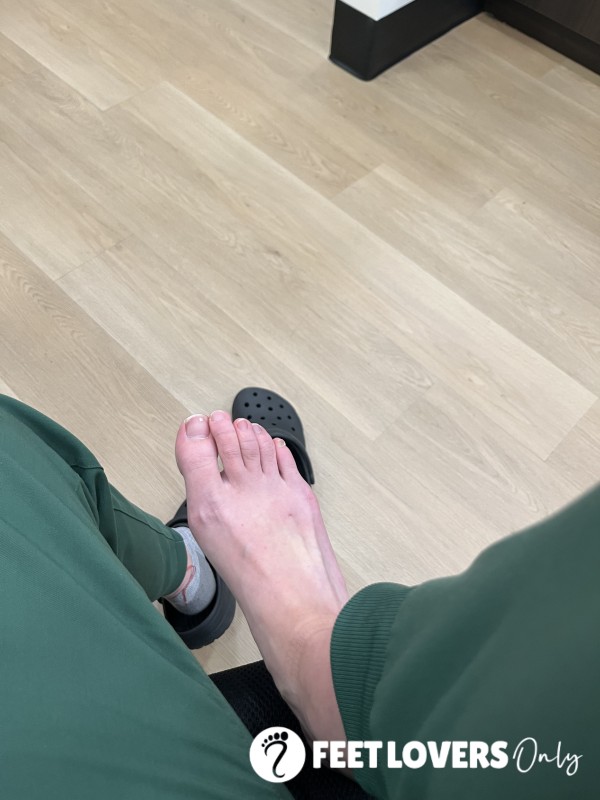 Feet Mid Nursing Shift