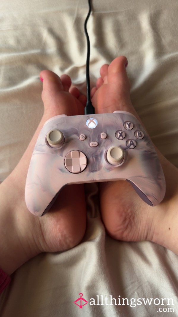 Feet On My Xbox Controller🤤💕