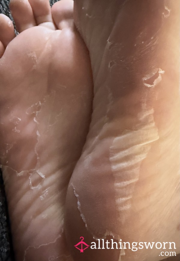 Feet P**ling Photos