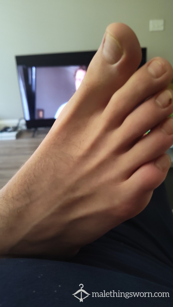 FEET PHOTOS
