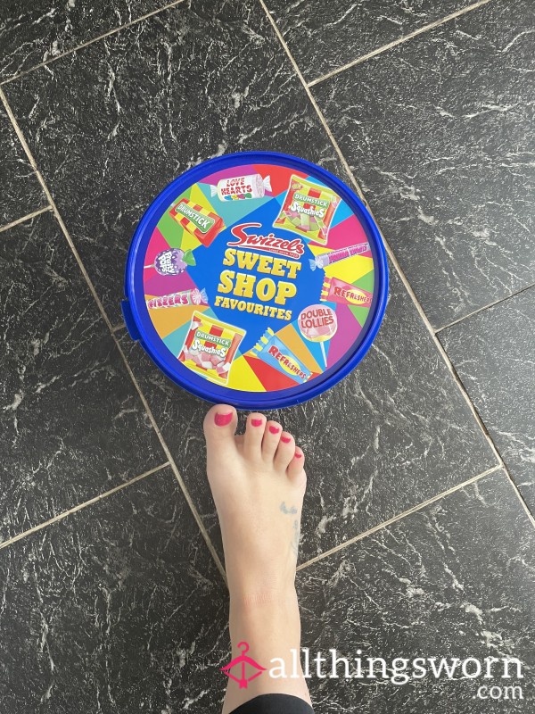 Feet Pic Collection Available