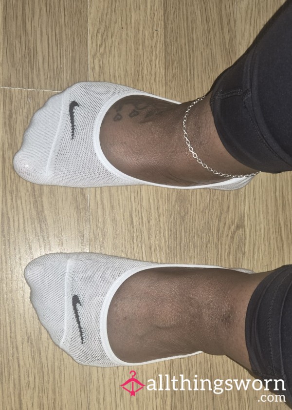 10 Pictures Of My Feet. In Various Situations. Size 6 S**y Feet.