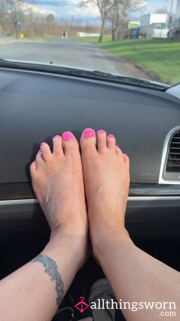 Feet Pics Multiple Shots For These Size 9 Hard Working Feet 4 Separate Pics If Purchased