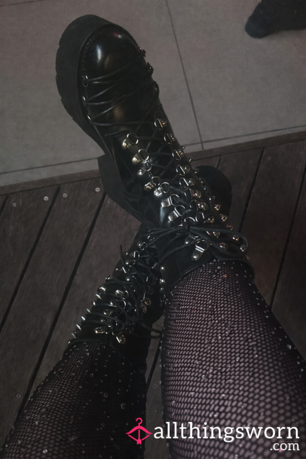 Feet Pics From A Muscle Mummy Who Works Hard