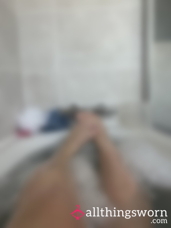3 S**y Feet Pics In The Bath 👣🛁💋