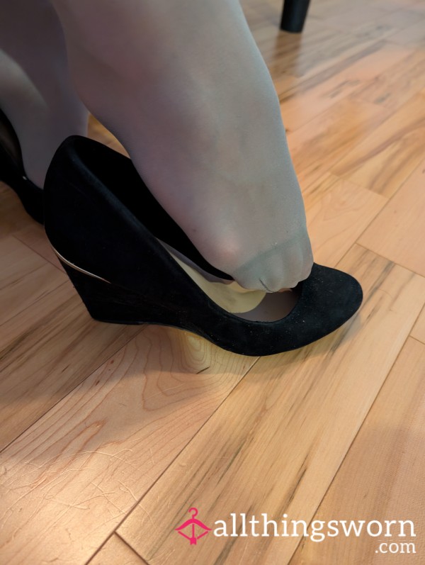 Feet Pics In Hose ( 8 Pics )