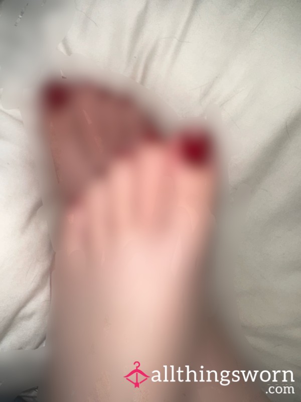 Feet Pics & Red Toes